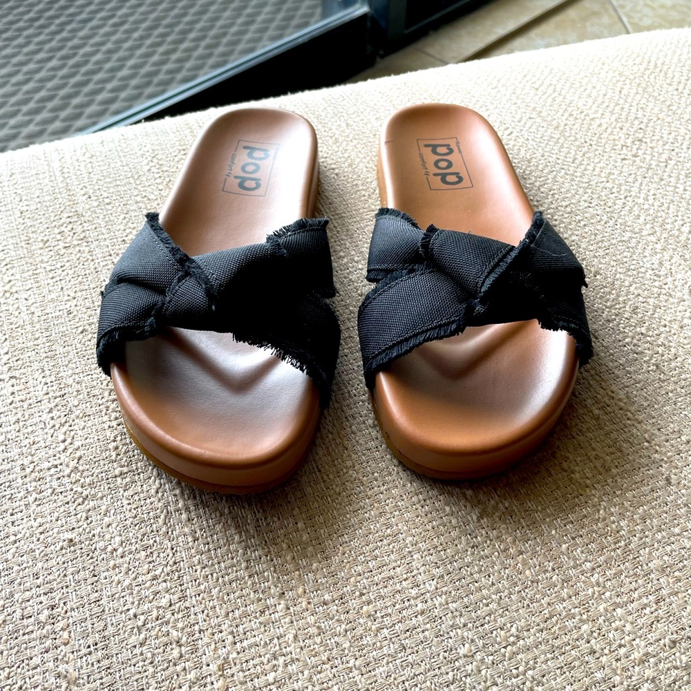 Pop, Getaway, black Flats, size 7